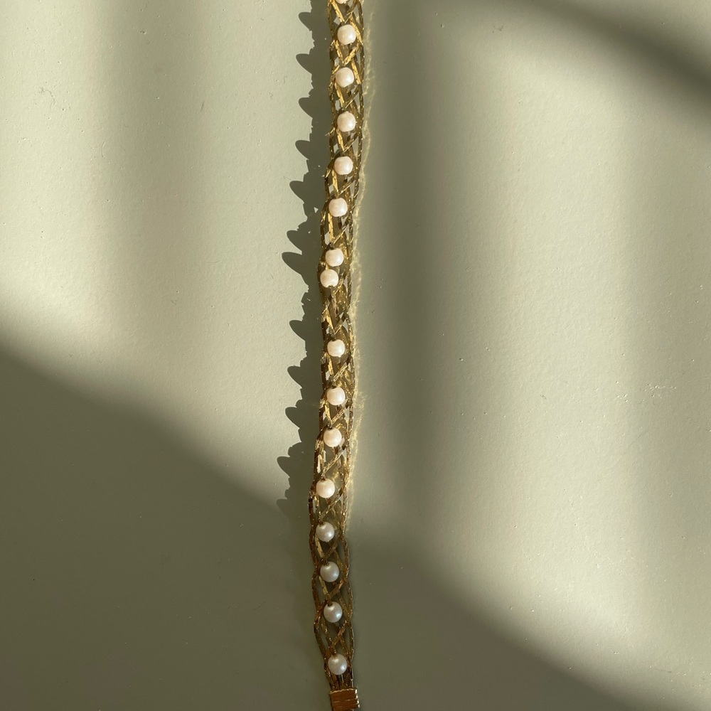 Pearl bracelet